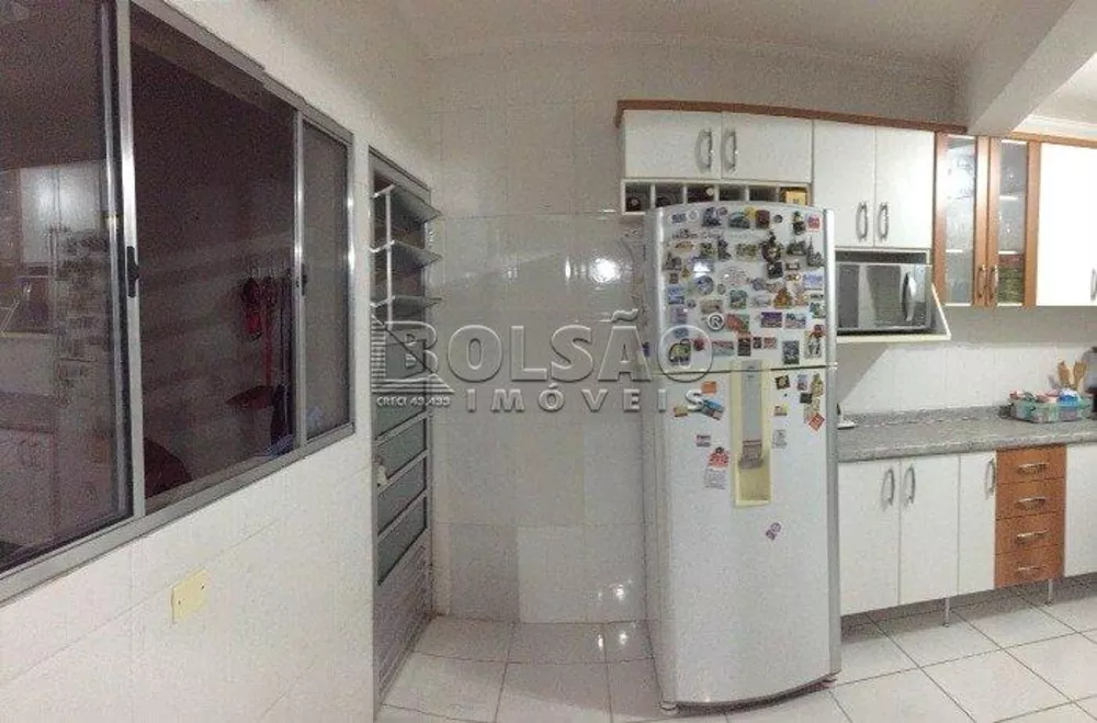 Sobrado à venda com 3 quartos, 200m² - Foto 3