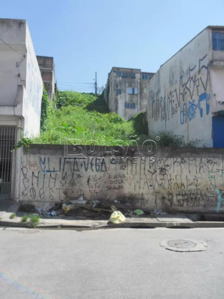 Terreno à venda com 1 quarto, 500m² - Foto 1