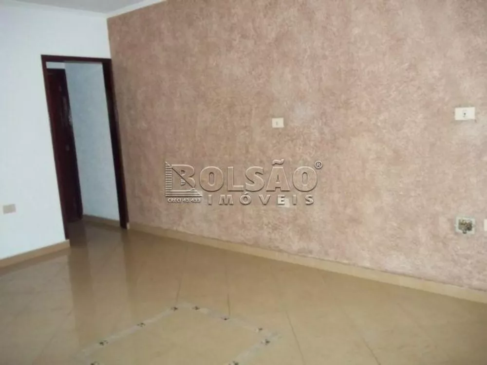 Sobrado à venda com 3 quartos, 200m² - Foto 2