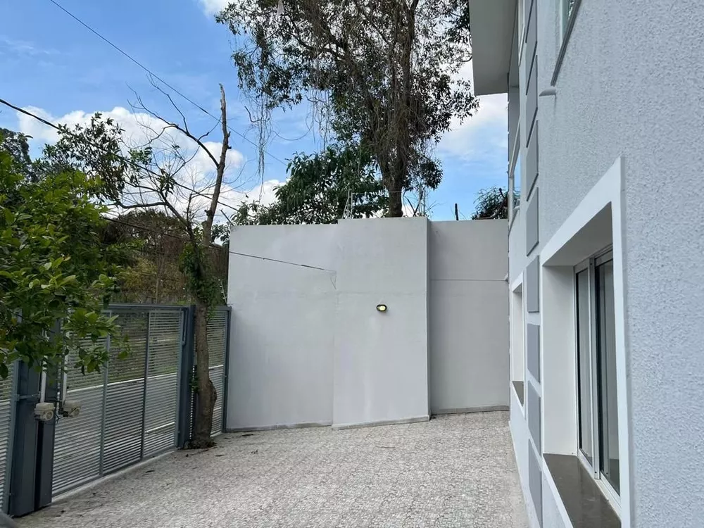 Sobrado à venda com 5 quartos, 324m² - Foto 4