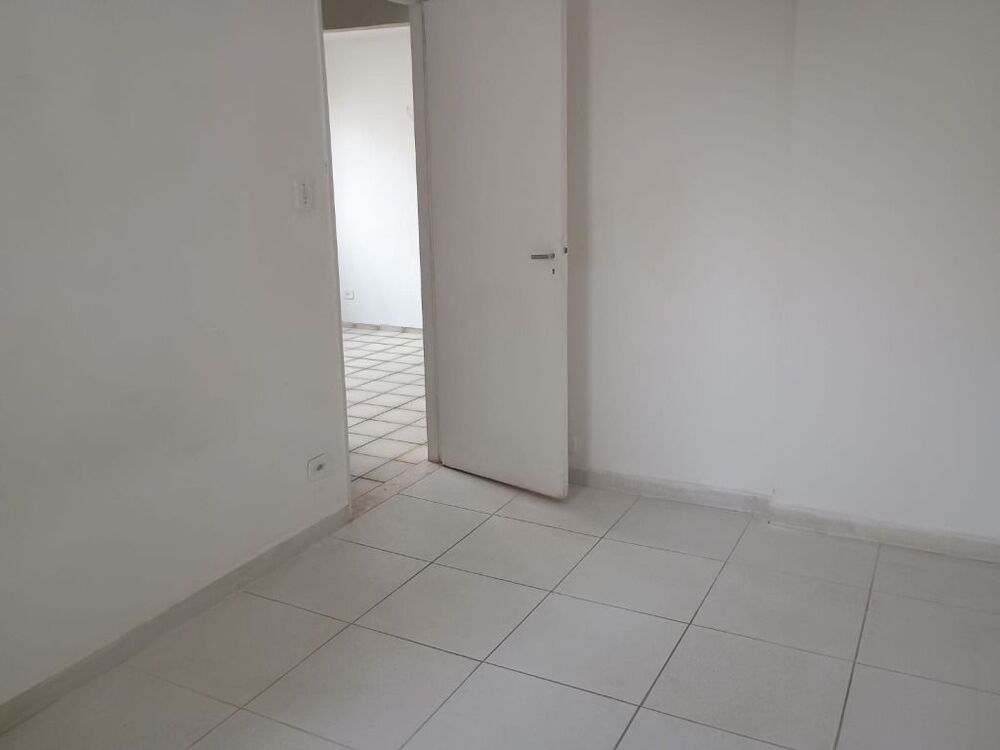 Apartamento à venda com 2 quartos, 50m² - Foto 2