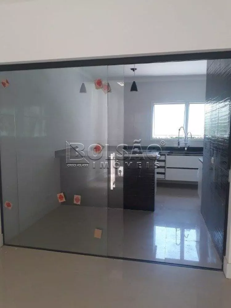 Casa à venda com 4 quartos, 300m² - Foto 4