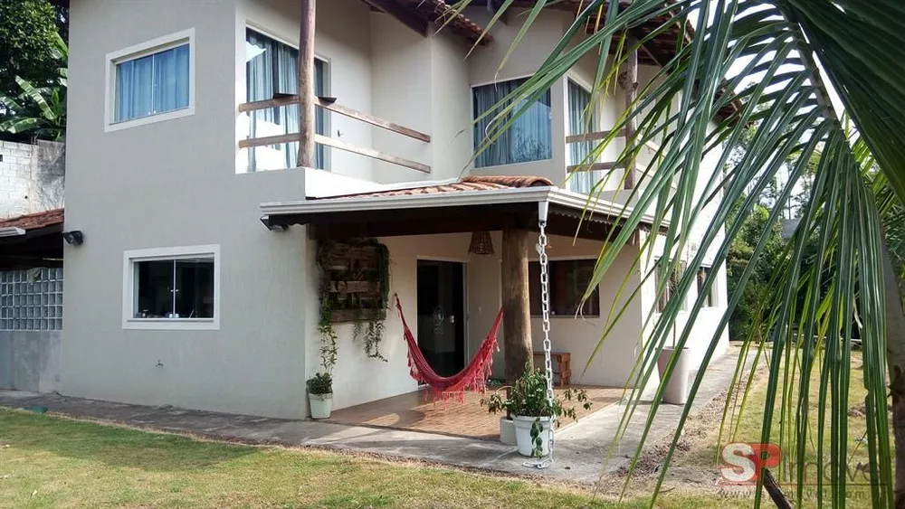 Casa à venda com 5 quartos, 400m² - Foto 1