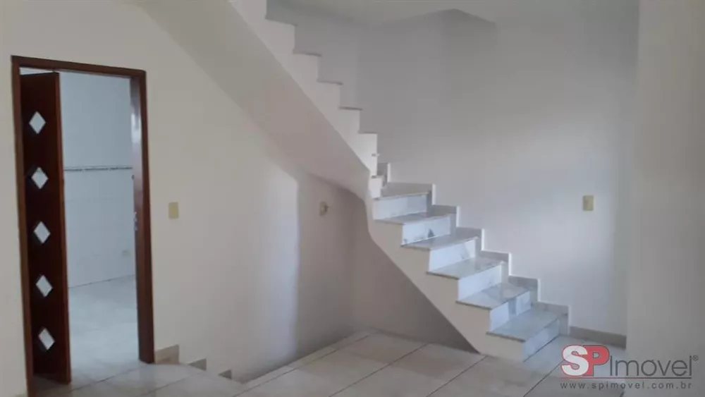 Sobrado à venda com 2 quartos, 110m² - Foto 3