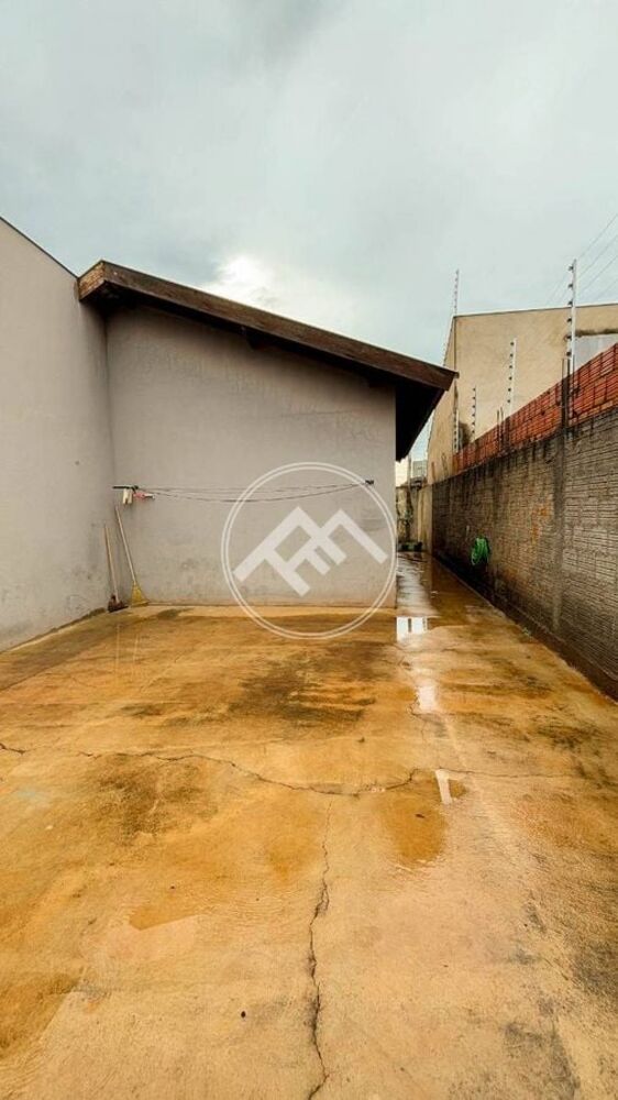 Casa à venda com 2 quartos, 253m² - Foto 4