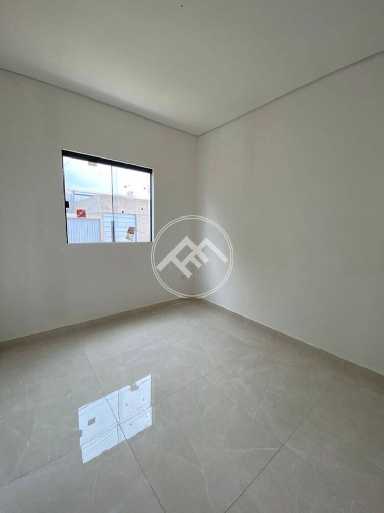 Casa à venda com 2 quartos, 70m² - Foto 2