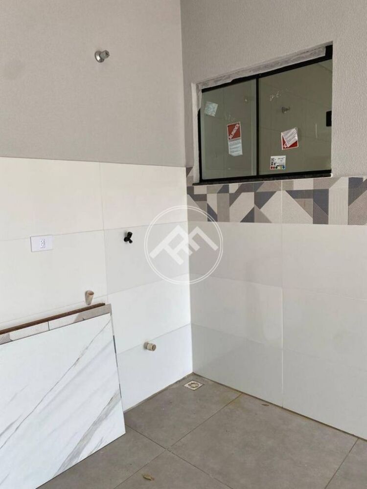 Casa à venda com 2 quartos, 70m² - Foto 3