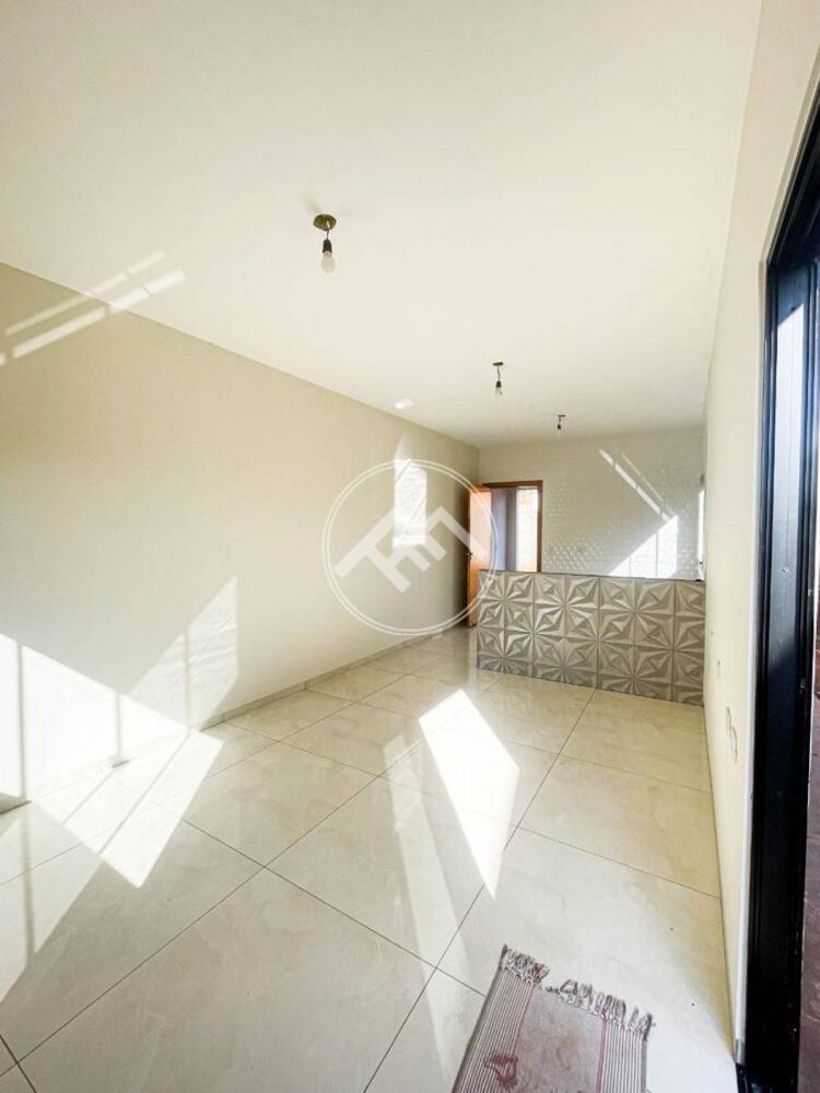 Casa à venda com 2 quartos, 59m² - Foto 2