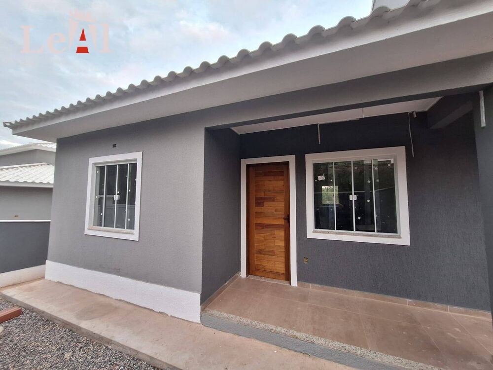 Casa à venda com 2 quartos, 70m² - Foto 1