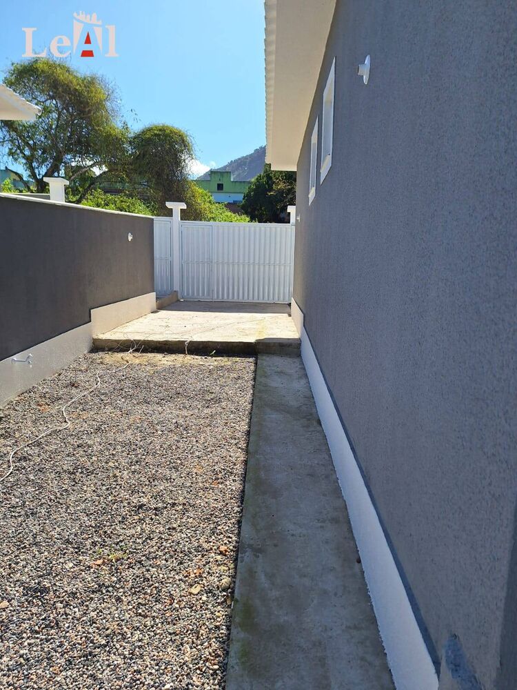 Casa à venda com 2 quartos, 70m² - Foto 3