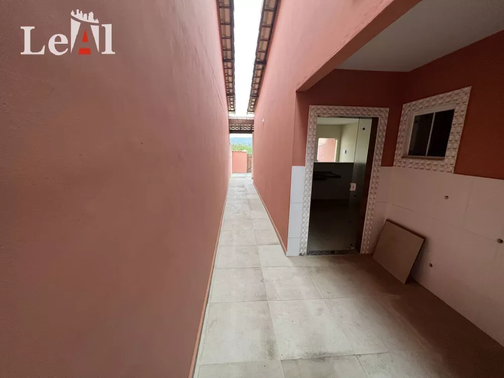 Casa à venda com 2 quartos, 90m² - Foto 4