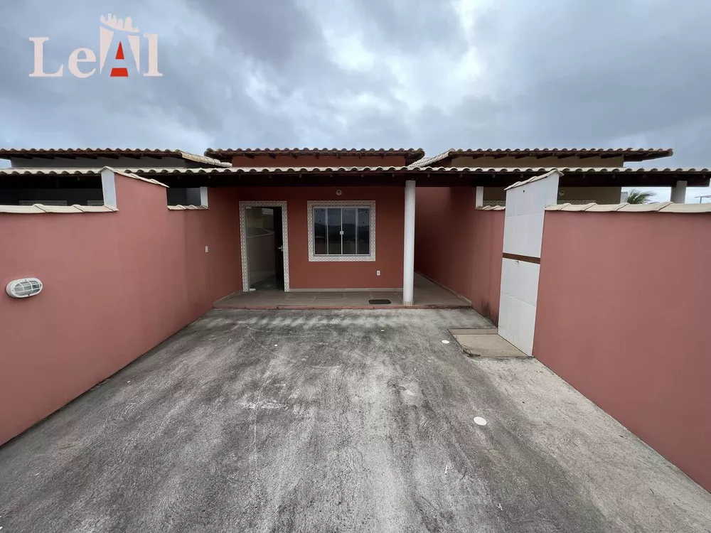 Casa à venda com 2 quartos, 90m² - Foto 1