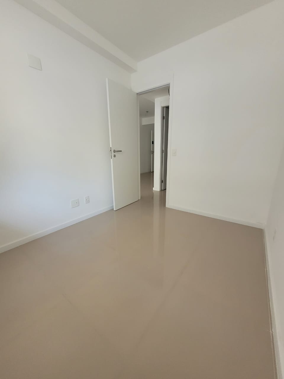 Apartamento à venda com 2 quartos, 71m² - Foto 4