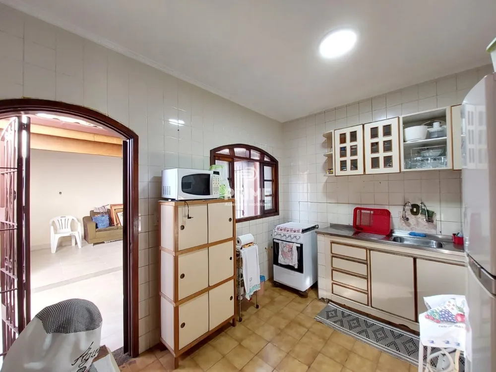 Casa, 4 quartos, 244 m² - Foto 3