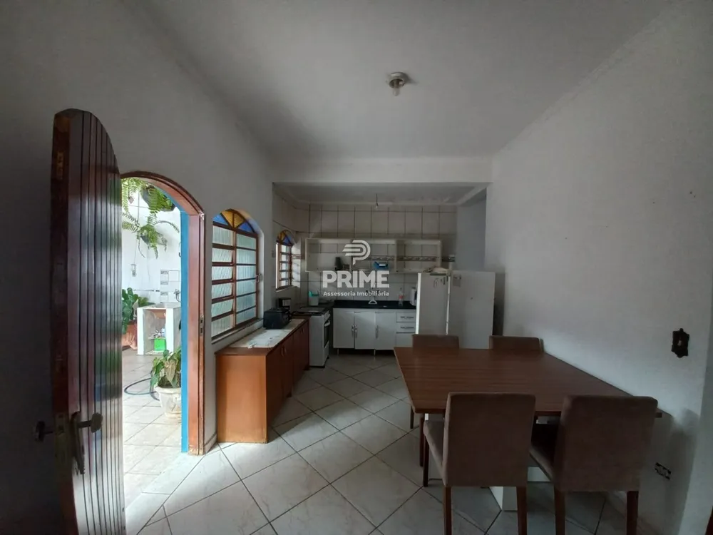 Casa, 10 quartos, 418 m² - Foto 2