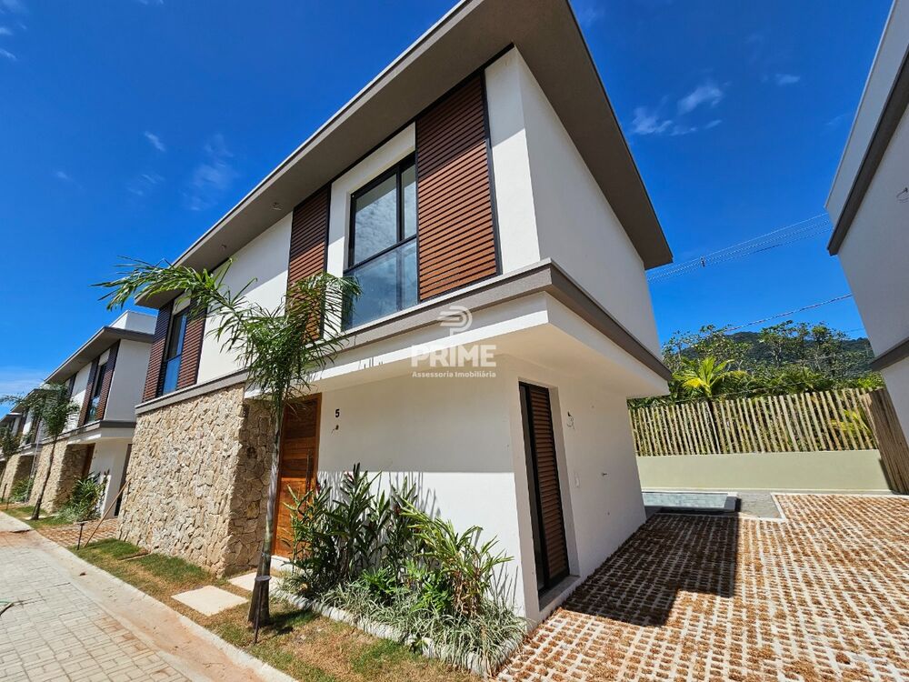 Sobrado à venda com 3 quartos, 194m² - Foto 1