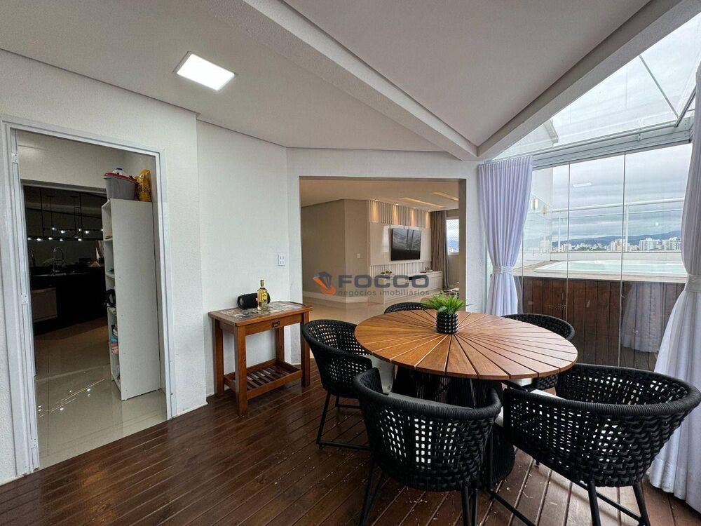 Cobertura à venda com 3 quartos, 192m² - Foto 2