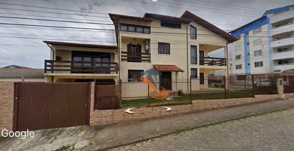 Casa, 4 quartos, 210 m² - Foto 1