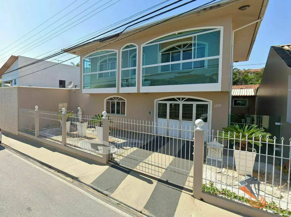 Casa, 3 quartos, 220 m² - Foto 1
