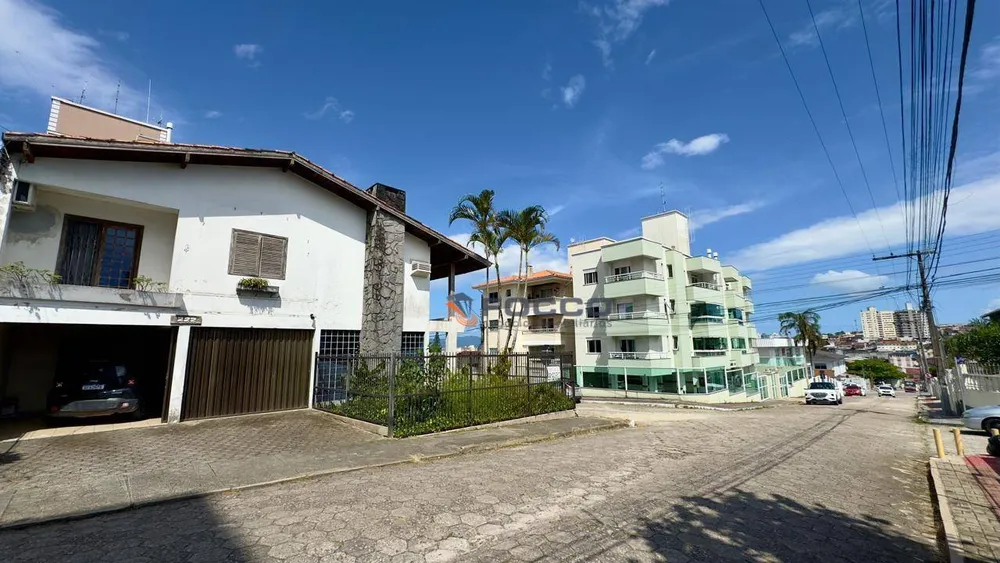 Casa, 5 quartos, 320 m² - Foto 4