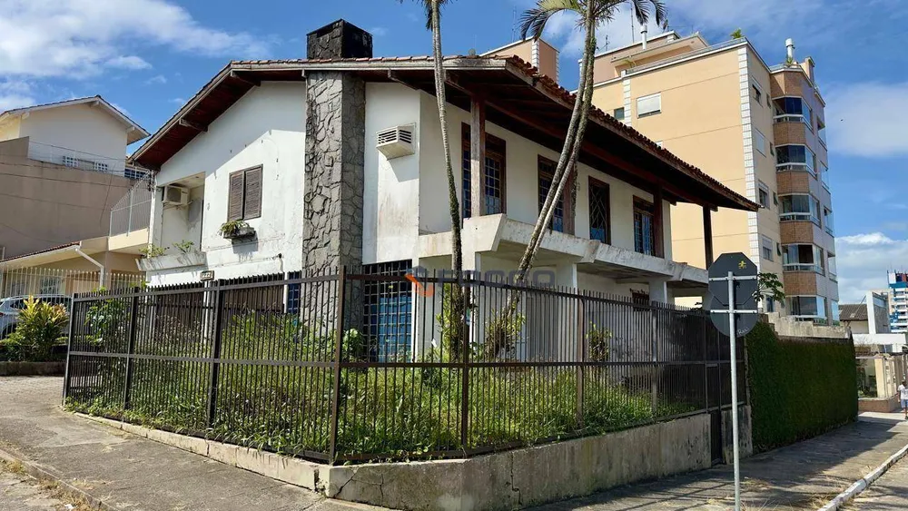 Casa, 5 quartos, 320 m² - Foto 3