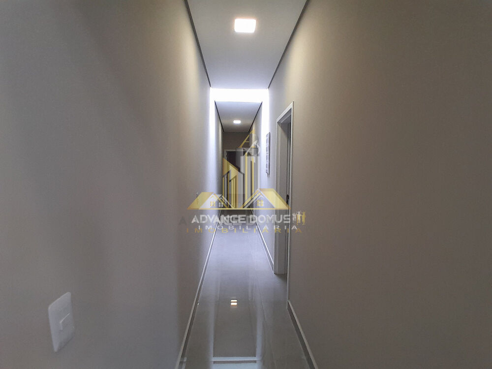 Casa à venda com 3 quartos, 176m² - Foto 2