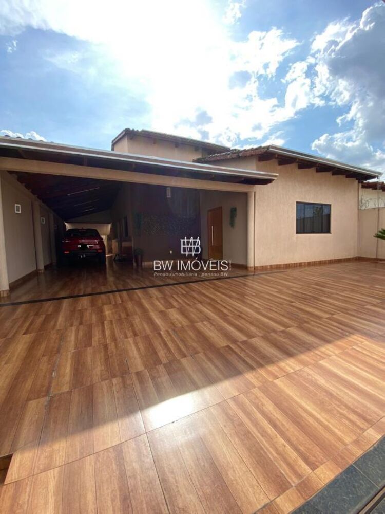 Casa à venda com 3 quartos, 220m² - Foto 3