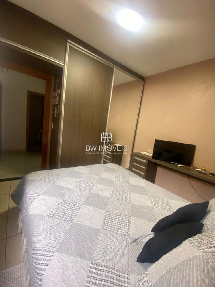 Casa à venda com 3 quartos, 220m² - Foto 6