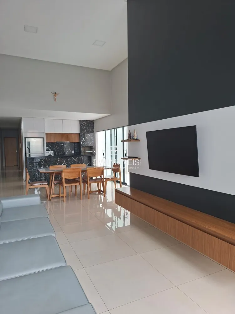 Casa, 3 quartos, 121 m² - Foto 1