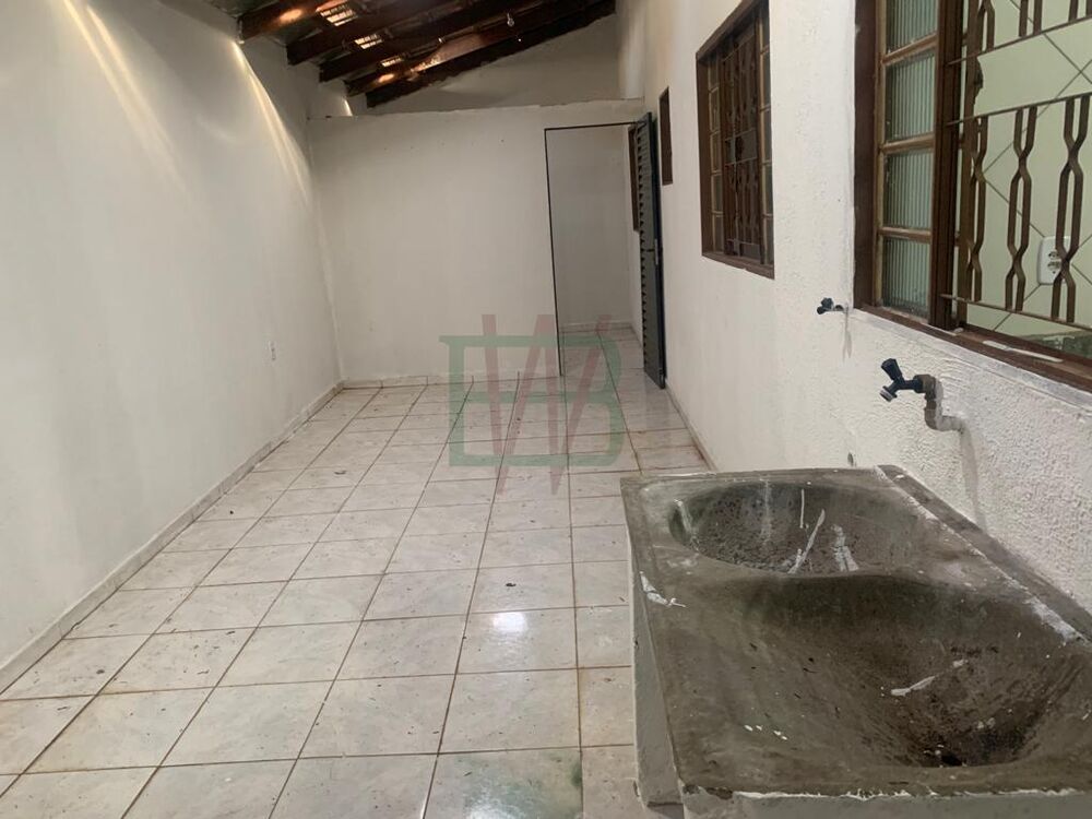 Casa à venda com 3 quartos, 198m² - Foto 3
