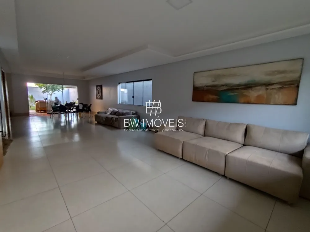 Sobrado, 3 quartos, 295 m² - Foto 1
