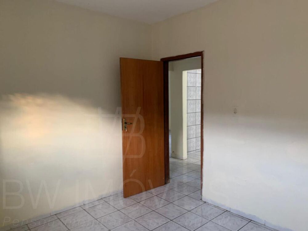 Casa à venda com 3 quartos, 130m² - Foto 2