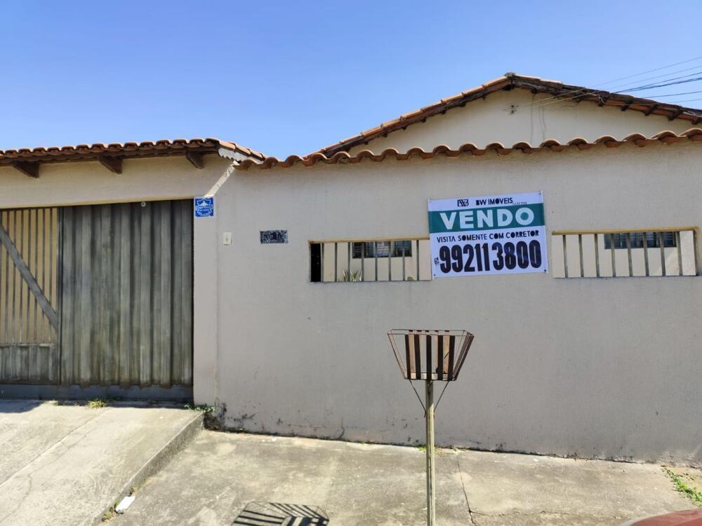 Casa à venda com 3 quartos, 130m² - Foto 1