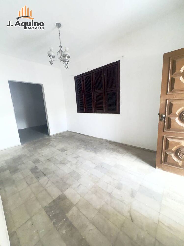 Casa à venda com 4 quartos, 123m² - Foto 3