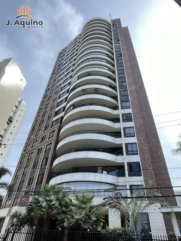 Apartamento, 3 quartos, 253 m² - Foto 2