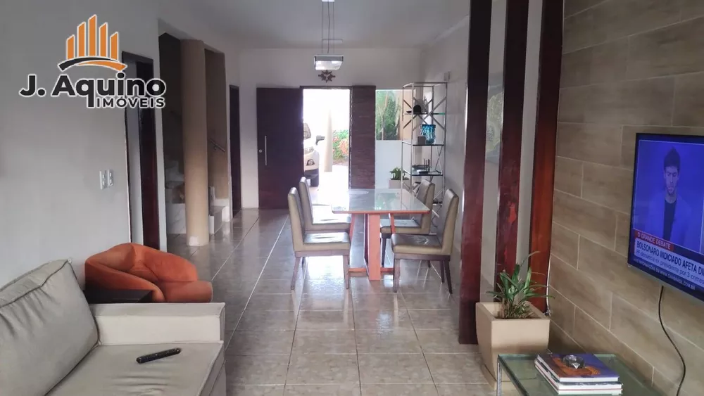 Casa à venda com 3 quartos, 210m² - Foto 4