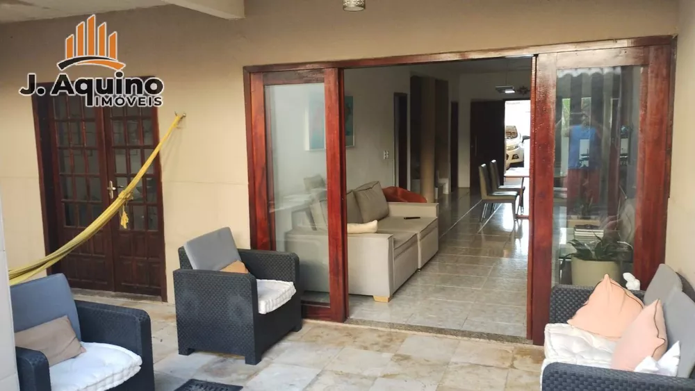 Casa à venda com 3 quartos, 210m² - Foto 3