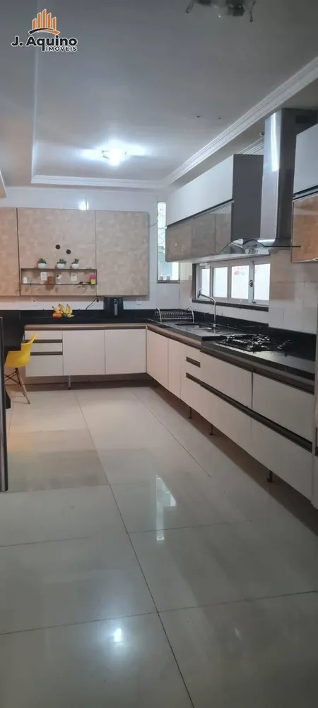 Casa, 4 quartos, 180 m² - Foto 9