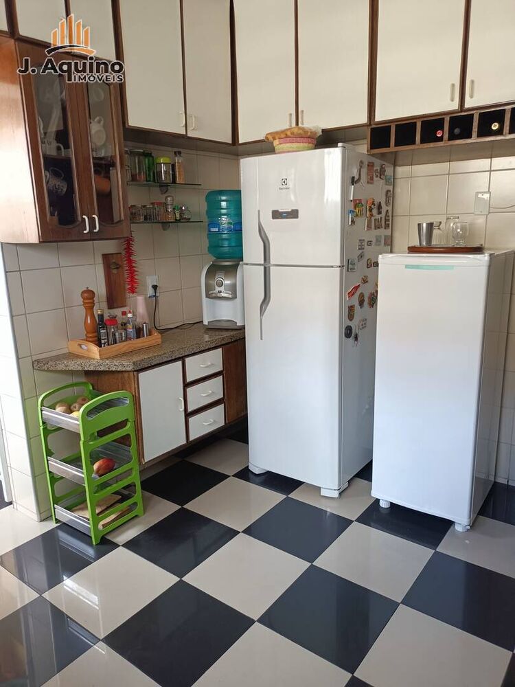 Apartamento à venda com 3 quartos, 126m² - Foto 2