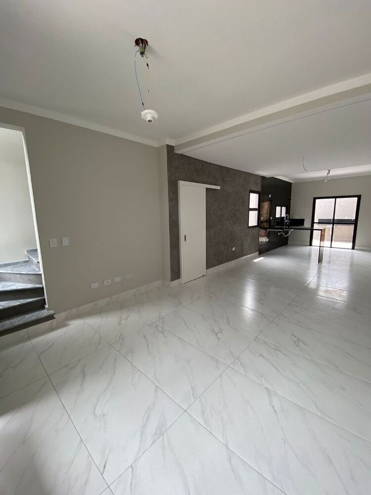 Casa à venda com 2 quartos, 85m² - Foto 1