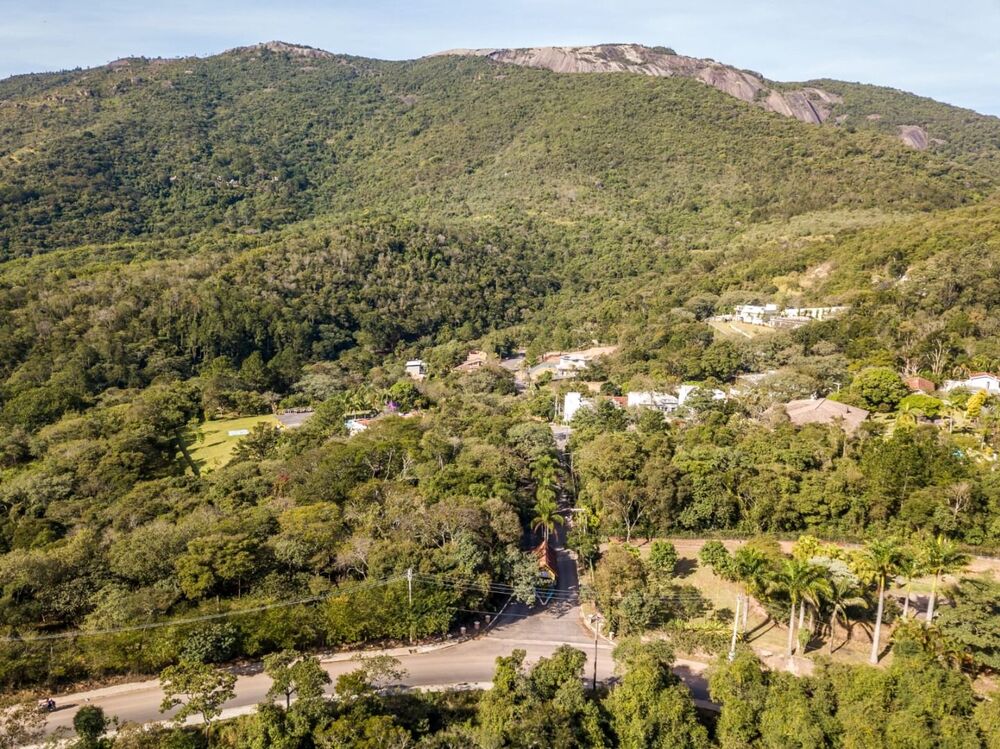 Loteamento e Condomínio, 1000 m² - Foto 1