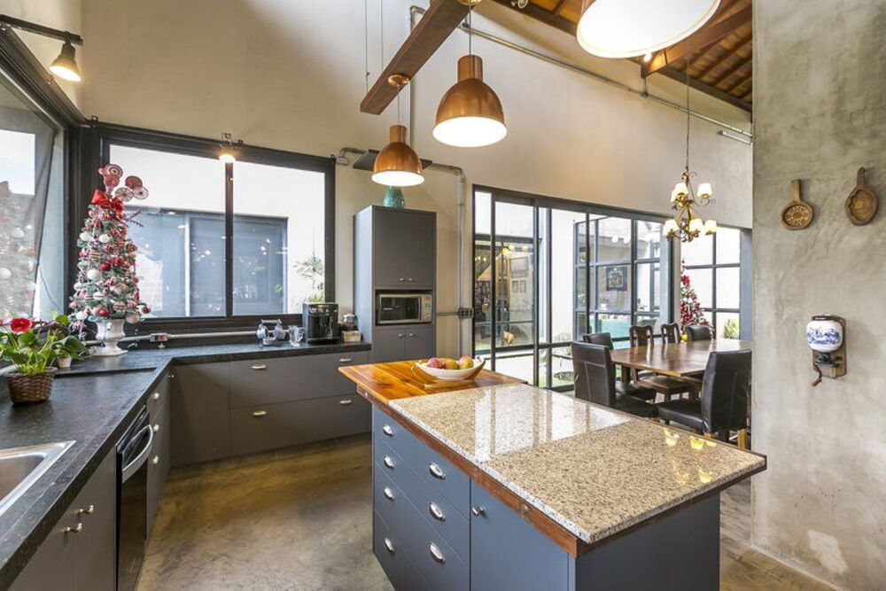 Casa de Condomínio à venda com 4 quartos, 582m² - Foto 1