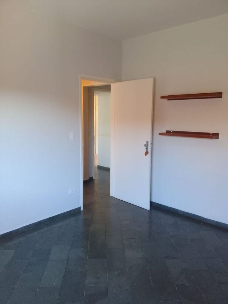 Casa à venda e aluguel com 5 quartos, 369m² - Foto 2