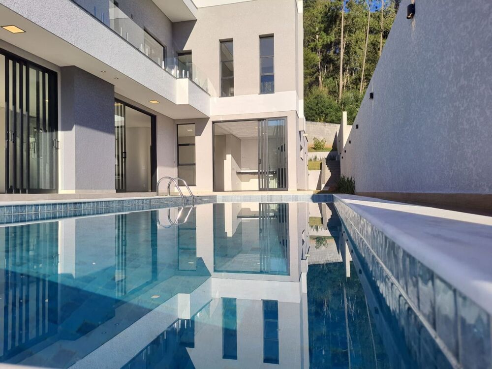 Casa, 3 quartos, 297 m² - Foto 1