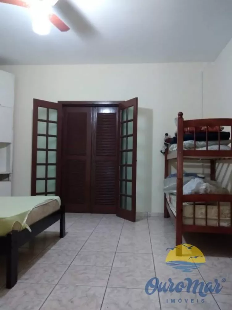 Casa à venda com 1 quarto, 65m² - Foto 2