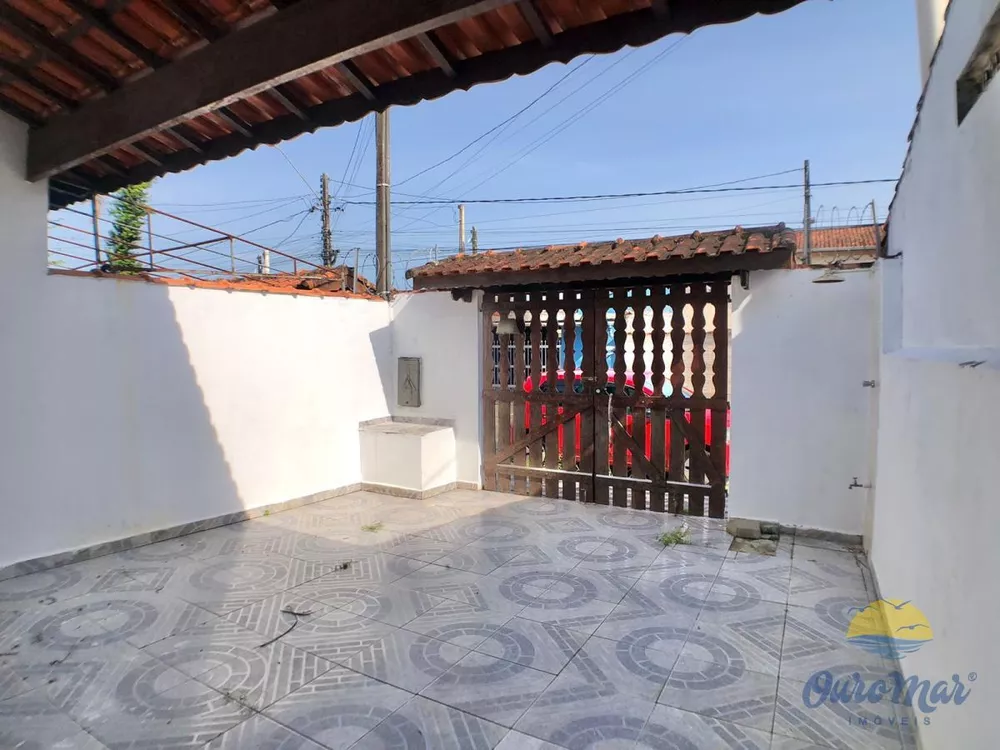 Casa à venda com 2 quartos, 63m² - Foto 2