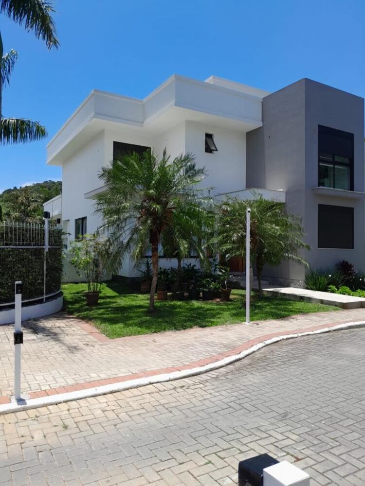 Casa de Condomínio à venda com 4 quartos, 288m² - Foto 2