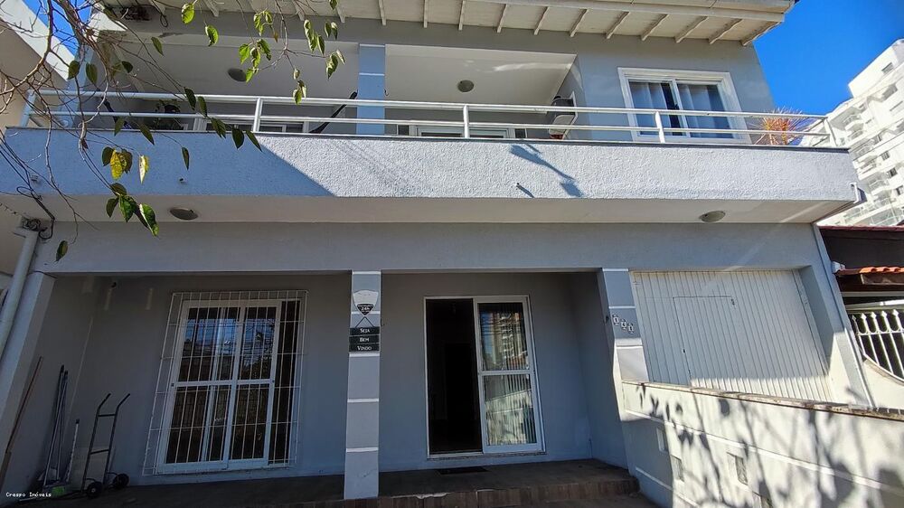 Casa, 6 quartos, 220 m² - Foto 1