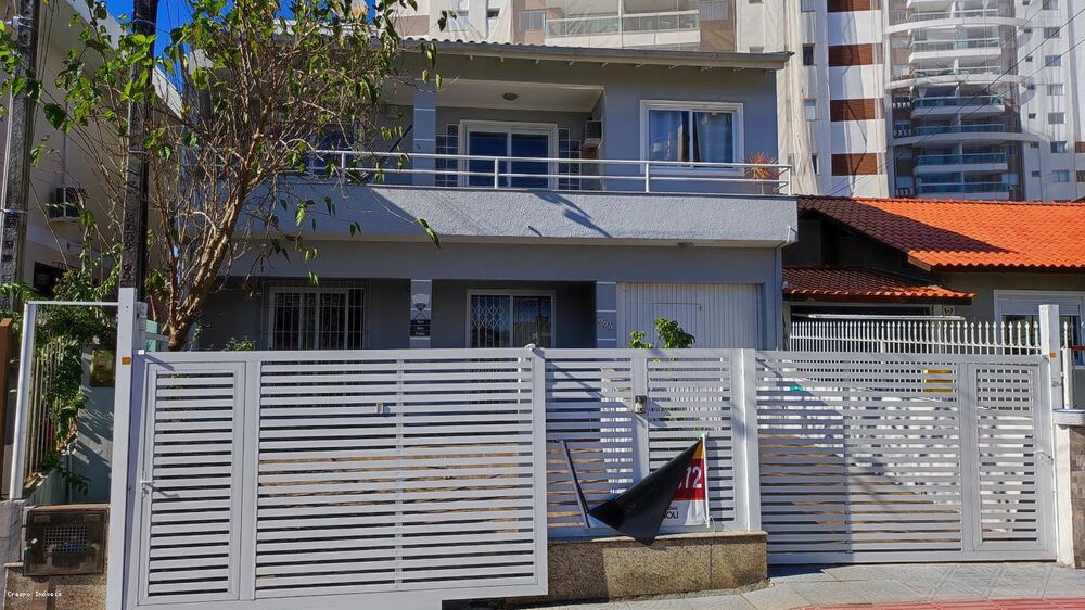 Casa, 6 quartos, 220 m² - Foto 2