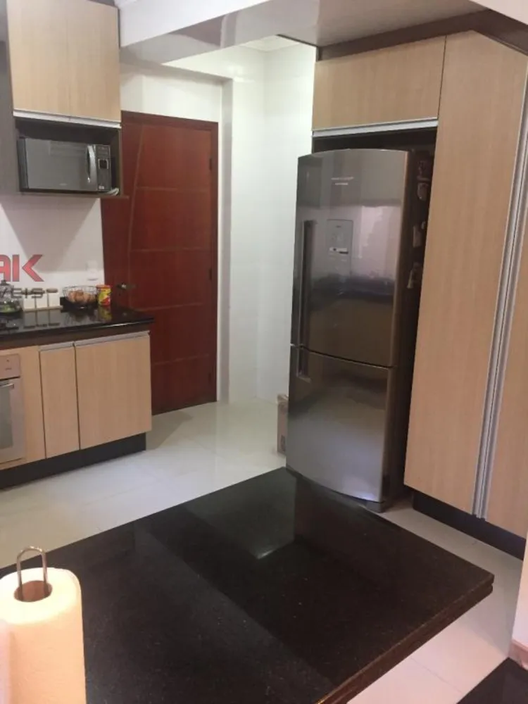 Casa, 3 quartos, 248 m² - Foto 3